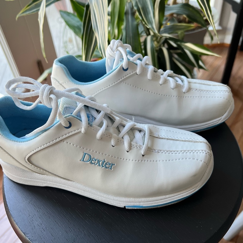 Ladies Bowling Shoes - Picture 4 of 6